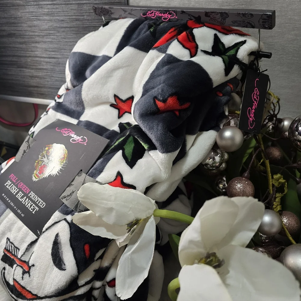 Ed Hardy Oversize Throw 90 x 90   Full/QueenBrand new